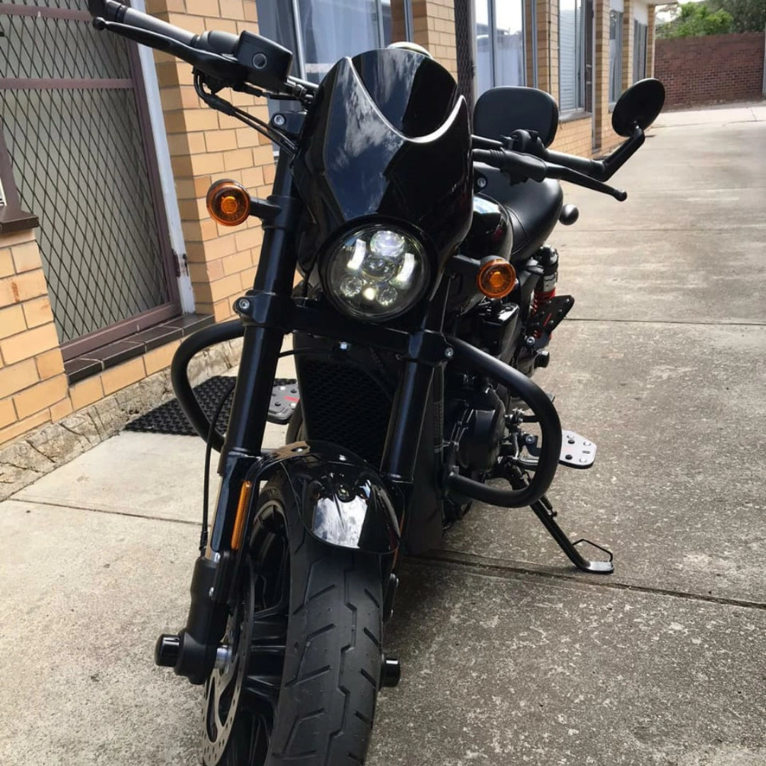 Motorcycle fitted with AeeDEA mid-mount Sports rider footboards