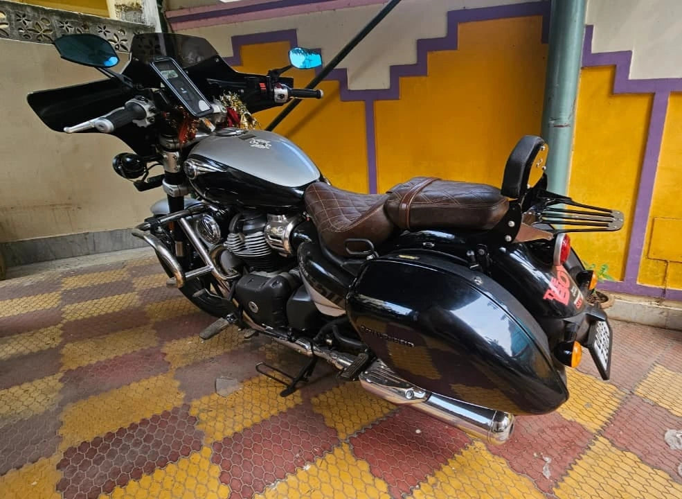 Super Meteor 650 - Detachable Pillion Backrest with luggage rack