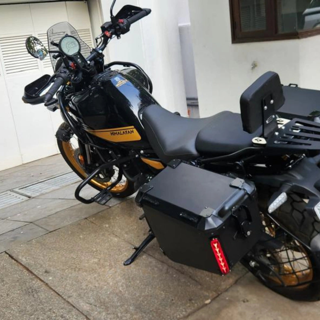 AeeDEA Storm Series aluminum side panniers and rear luggage rack installed on Royal Enfield Himalayan 450
