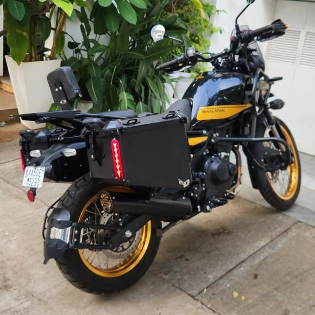 AeeDEA Rear Vikings Mudslinger installed on Royal Enfield Himalayan 450, rear view