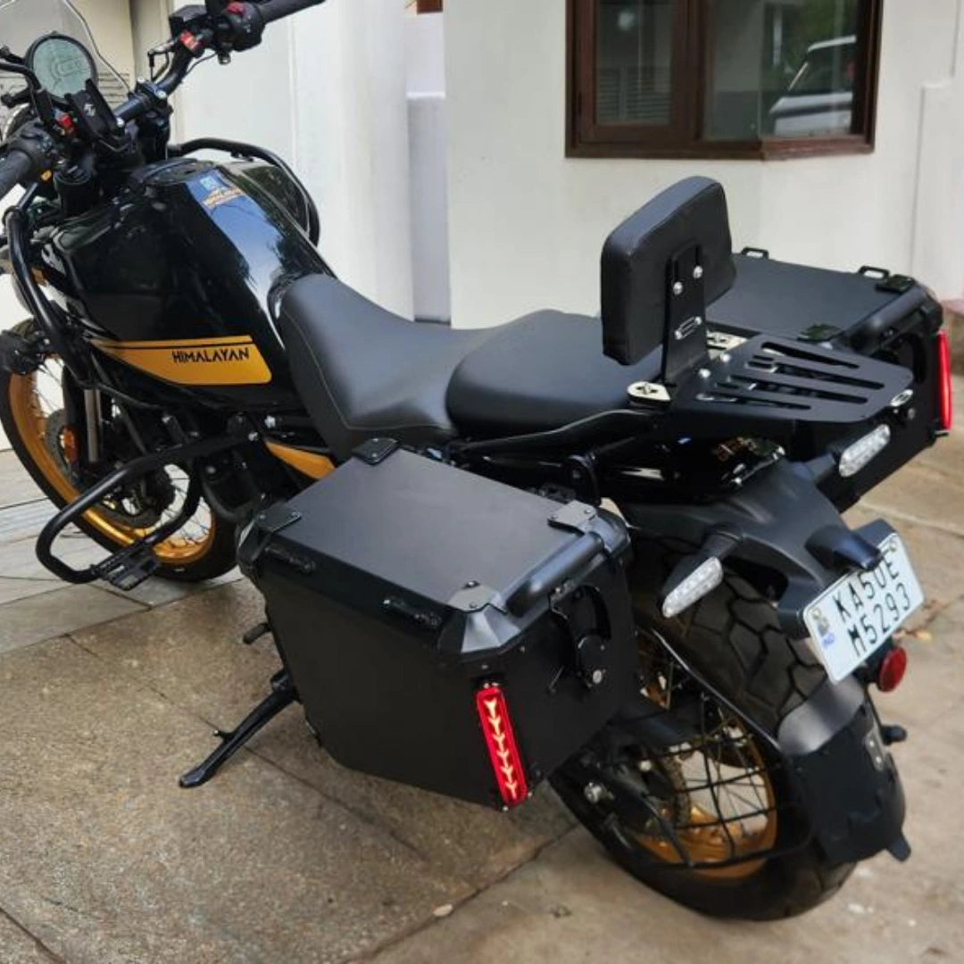 AeeDEA Storm Series Vikings aluminum side panniers installed on Royal Enfield Himalayan 450 with rear luggage rack