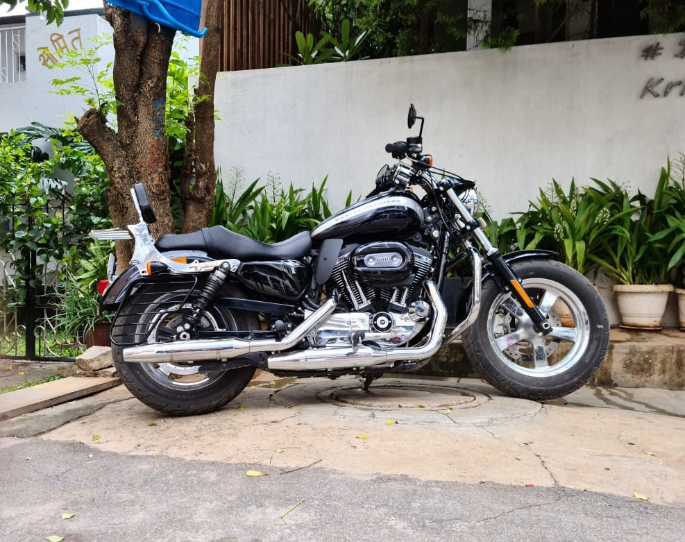 Custom 1200 – Pillion Backrest – Moulded Backrest Stout and Tall