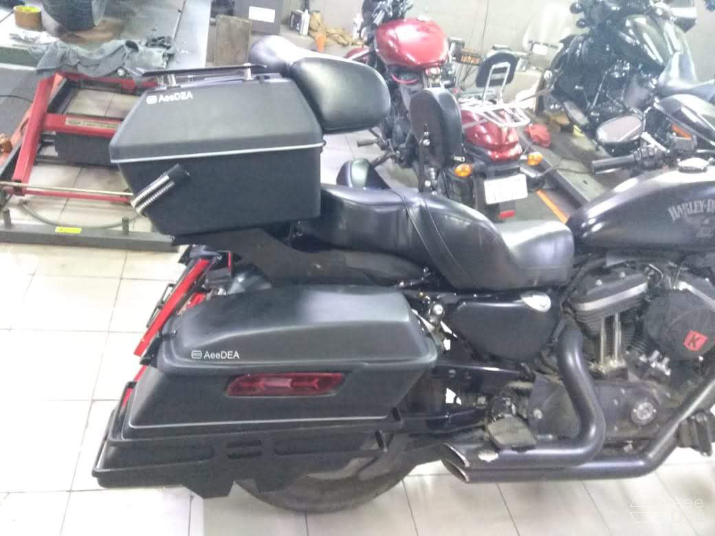 Iron 883 – Side Panniers