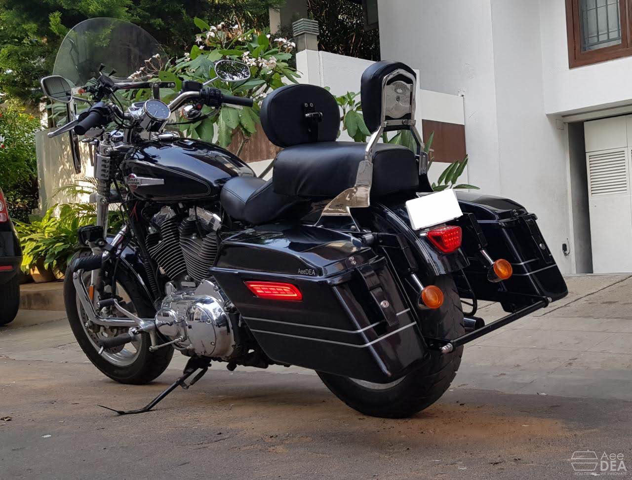 Custom 1200 – Side Panniers