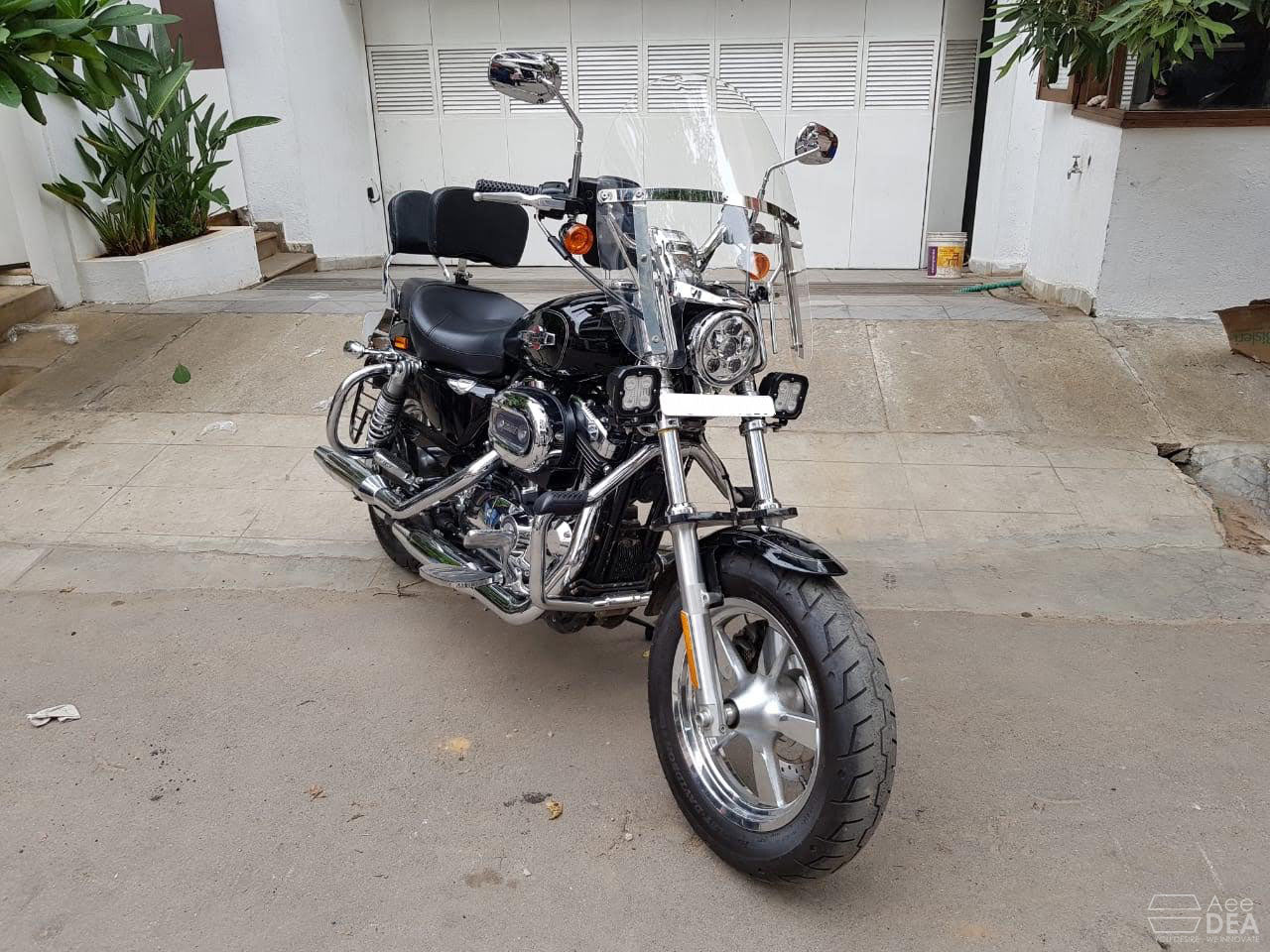 Custom 1200 – Full Seat Optional Rider Backrest