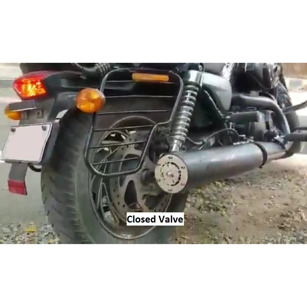 Rear view of motorcycle showing the Screamin’ Eagle exhaust with variable sound insert