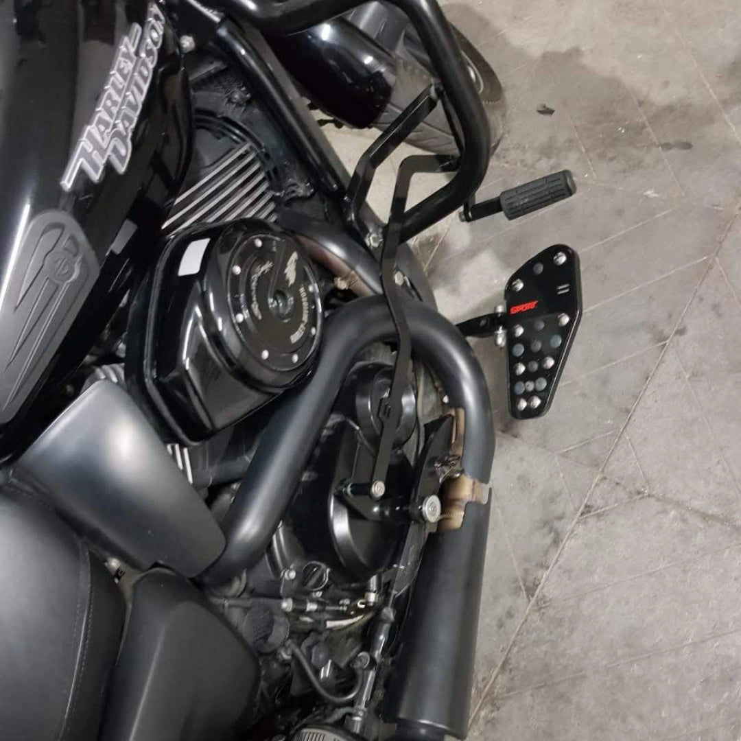 Side view of the installed Sports-style rider footboard