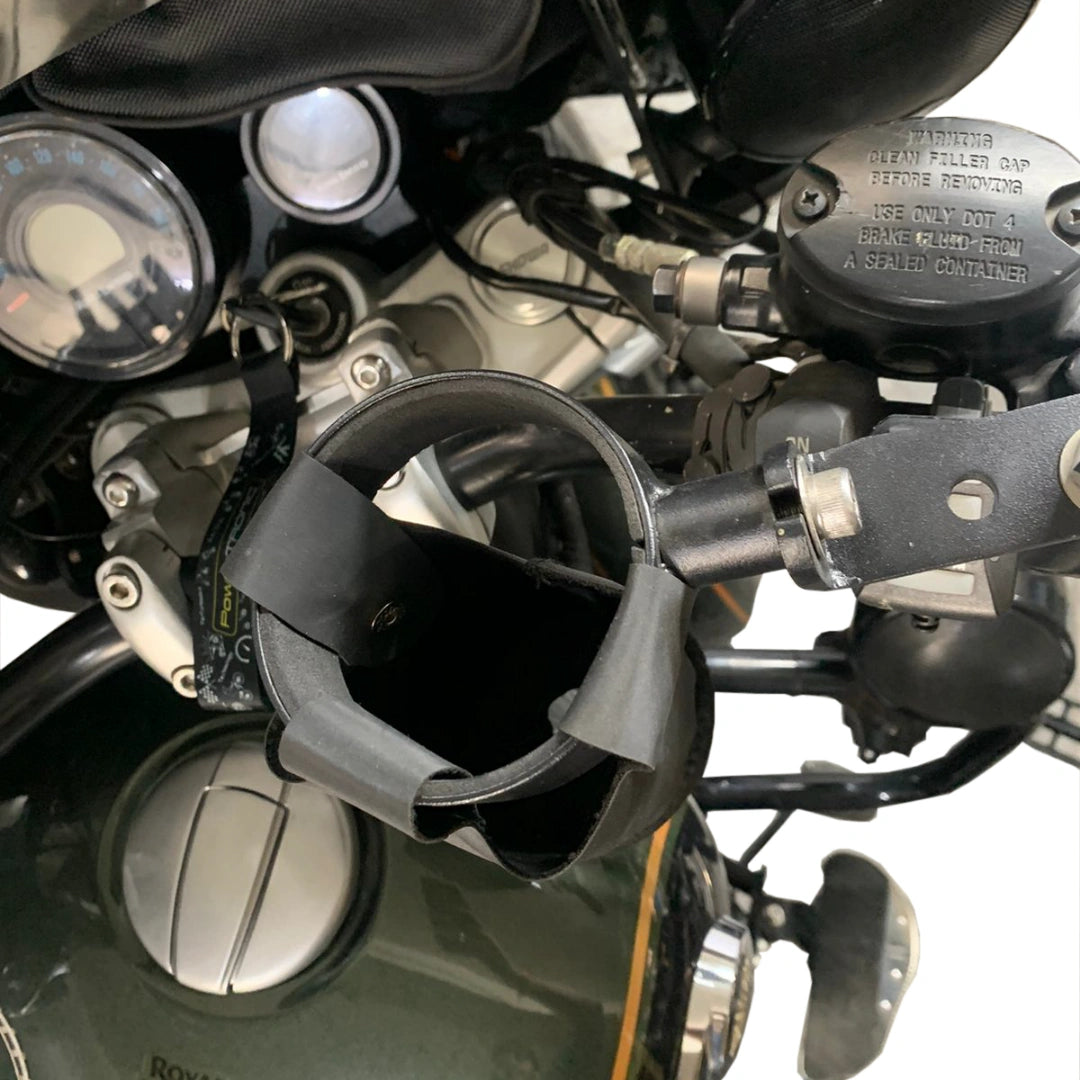Close-up of AeeDEA leatherette bottle pouch mounted on Super Meteor 650