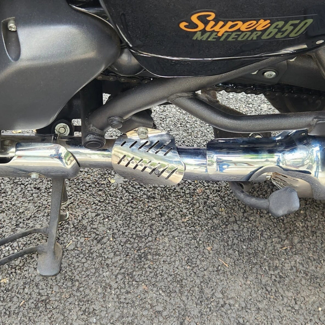 AeeDEA exhaust pipe protector installed over the exhaust pipe on Super Meteor 650