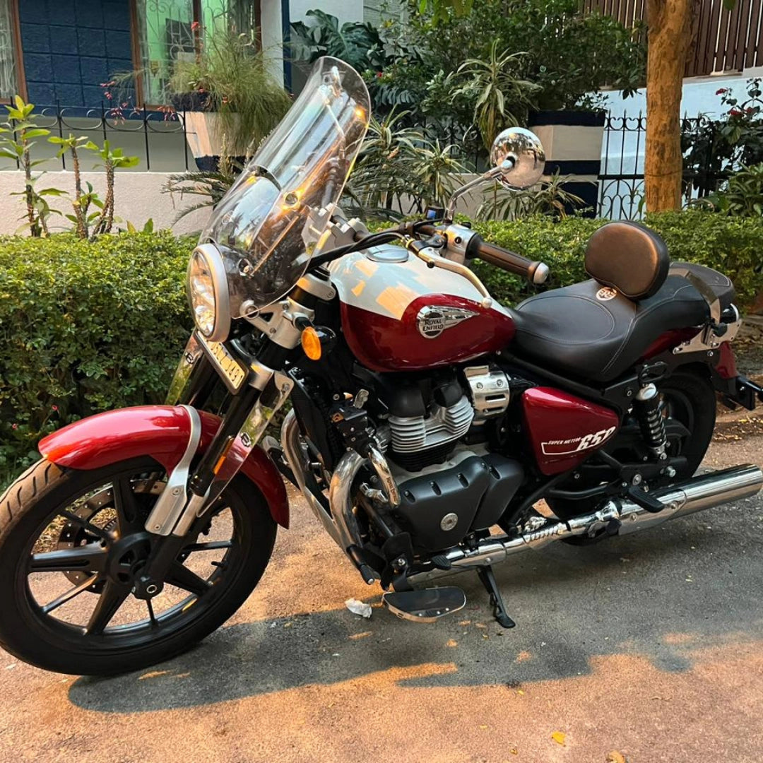 AeeDEA handlebar reacher mounted at the handlebar of Super Meteor 650