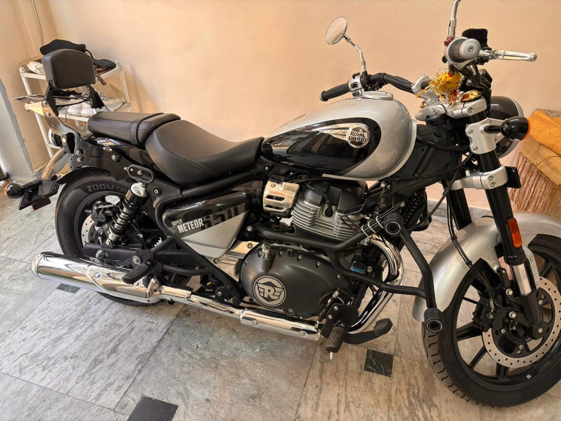 AeeDEA detachable pillion backrest and luggage rack installed on Royal Enfield Super Meteor 650