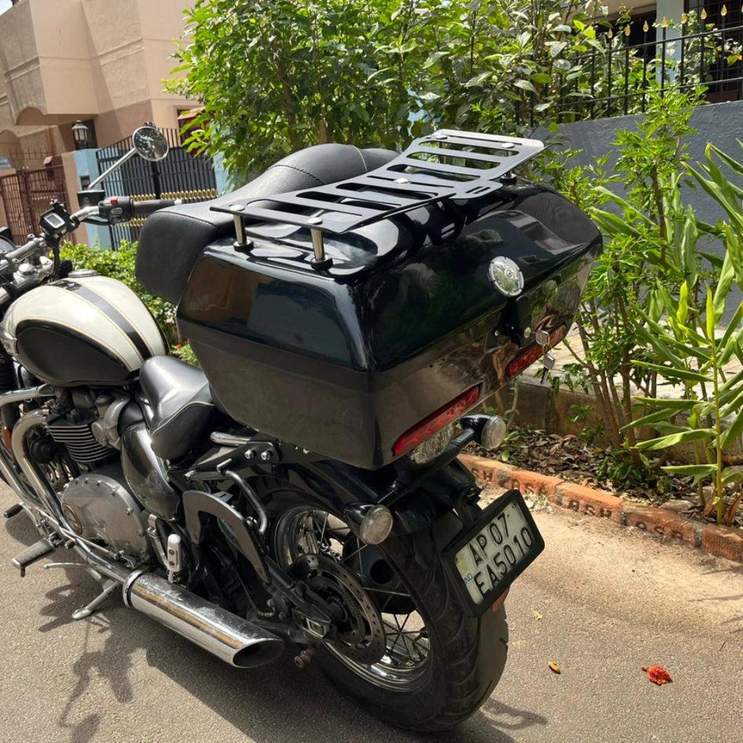 Royal Enfield Super Meteor 650 with AeeDEA top rack installed on the Touring Top Box