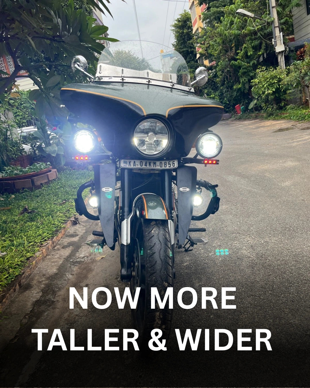 AeeDEA wind deflectors installed on Royal Enfield Super Meteor 650 with Batwing Fairing