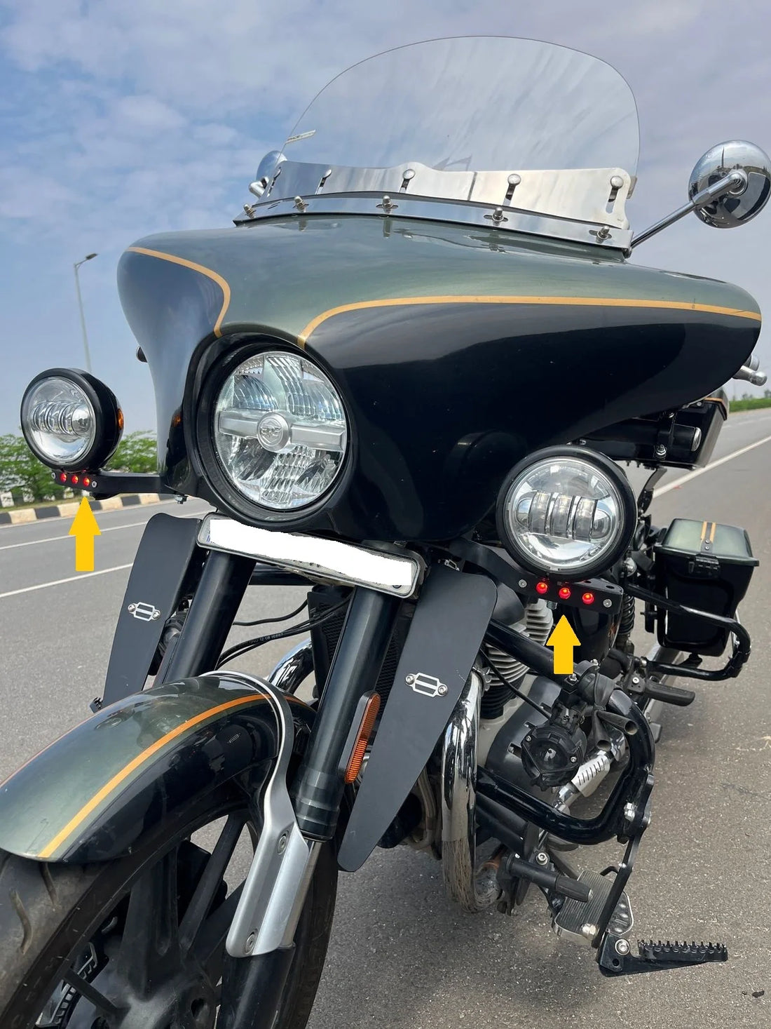 Super Meteor 650- Auxiliary Light Mounts with LED strip