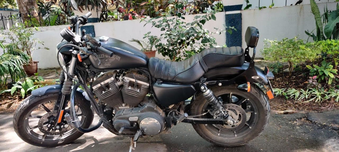 IRON 883 – Pillion Backrest – Moulded Backrest Stout and Tall