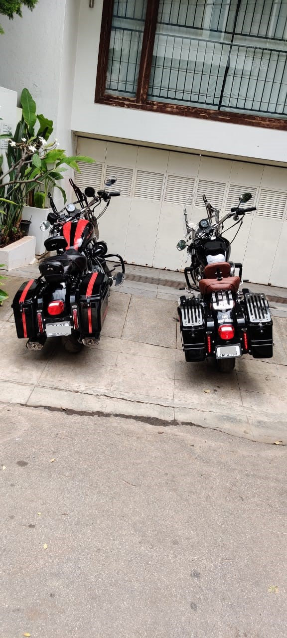 Custom 1200 – Side Panniers