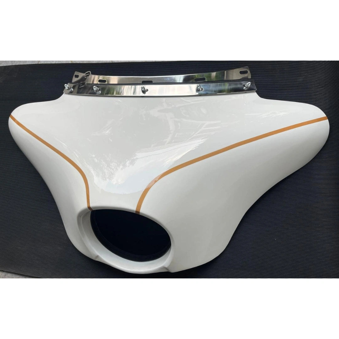 Acrylic windshield on AeeDEA Batwing Fairing for Super Meteor 650