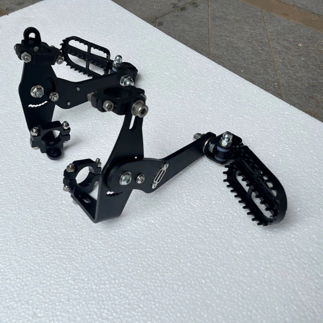 Premium adjustable highway pegs installed on Royal Enfield Super Meteor 650