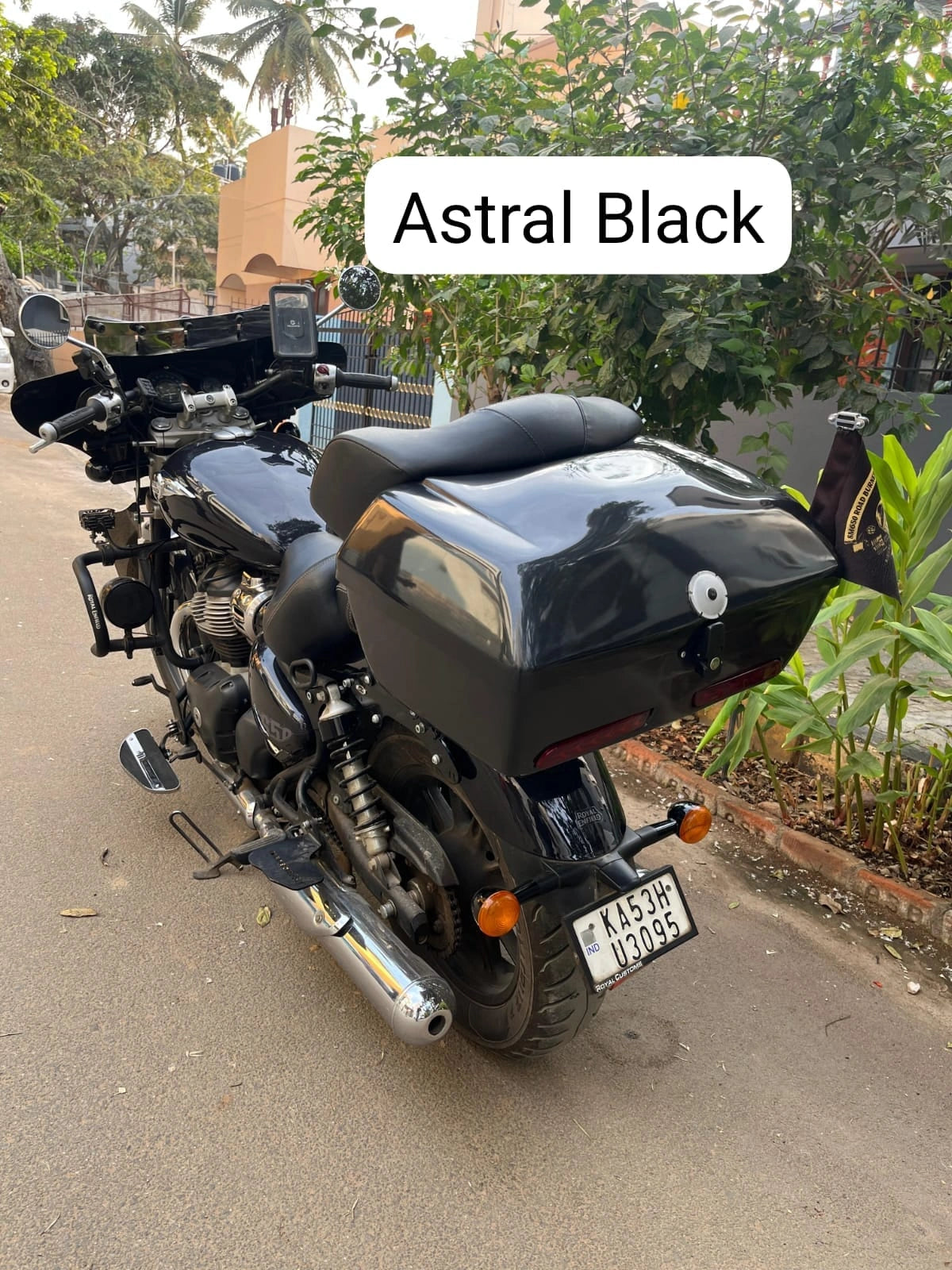Integrated LED light on AeeDEA Touring Top Box for Royal Enfield Super Meteor 650