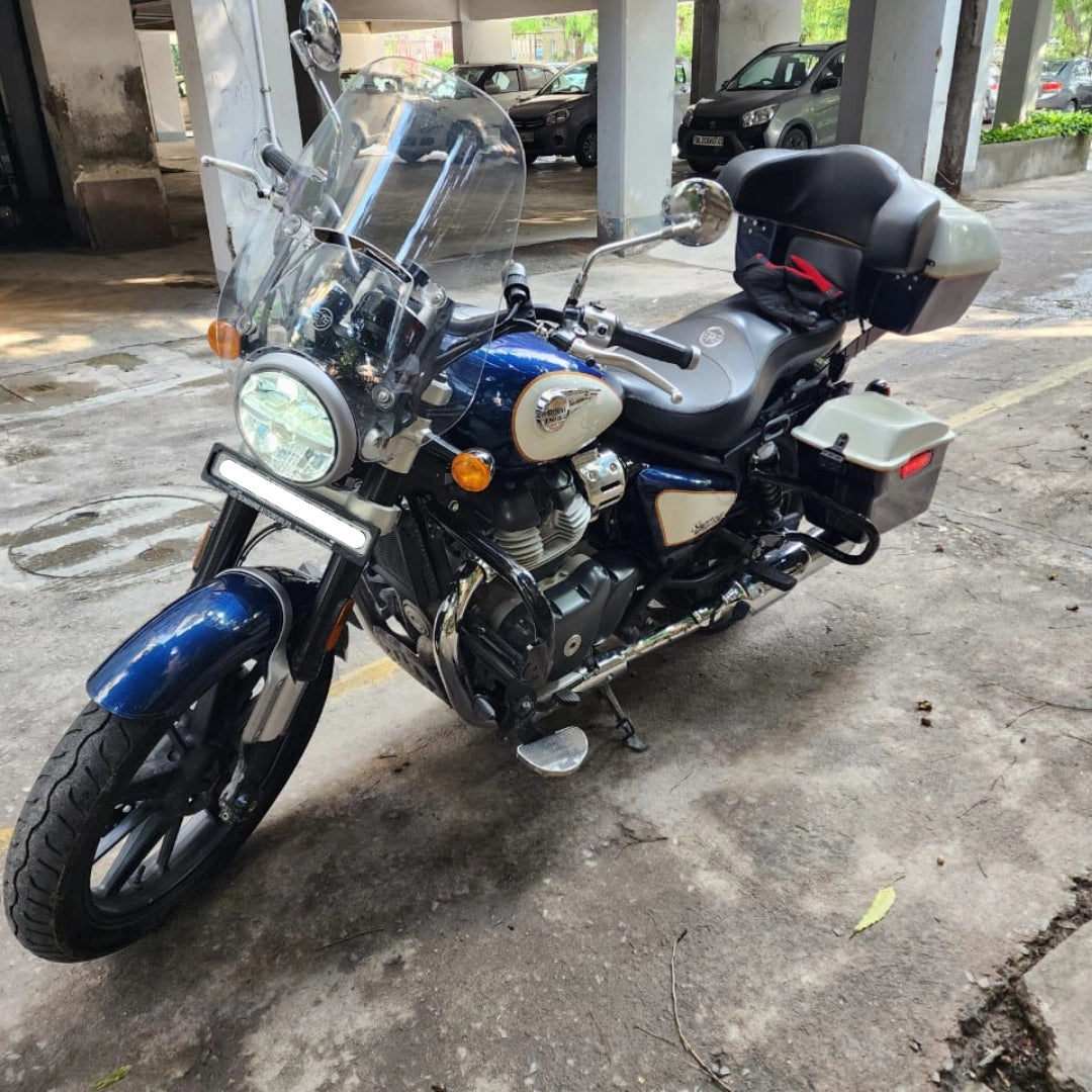Stainless steel mounting system for AeeDEA Touring Top Box on Super Meteor 650